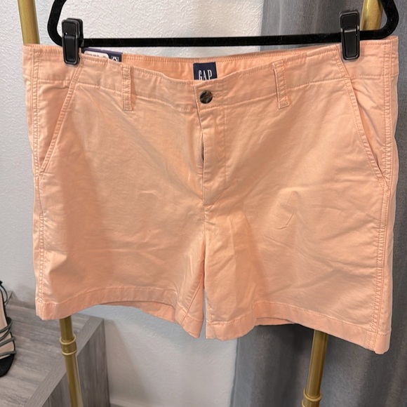 GAP Pants - GAP Classic Mid Rise Shorts in Peach
